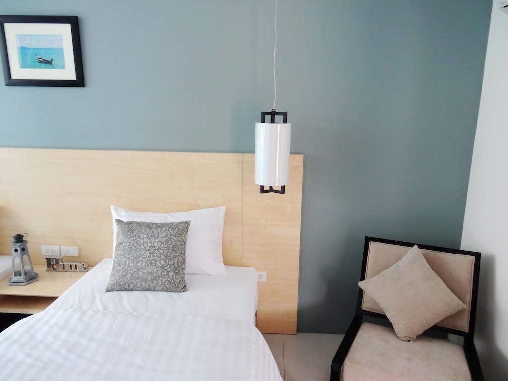 Good Day Phuket Hotel Экстерьер фото